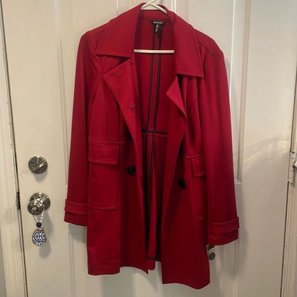 Daisy Fuentes size medium red light weight coat - NWT! - Picture 1 of 5